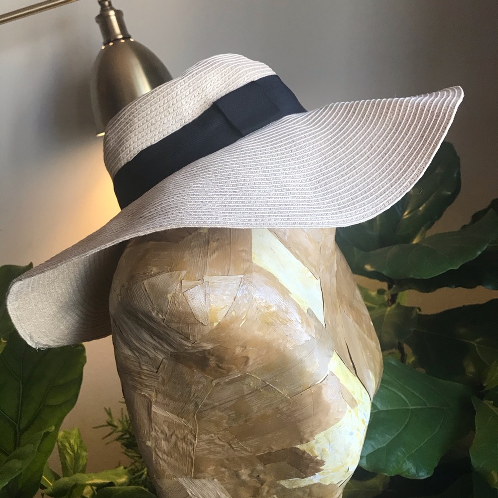 Forever 21 straw floppy hat